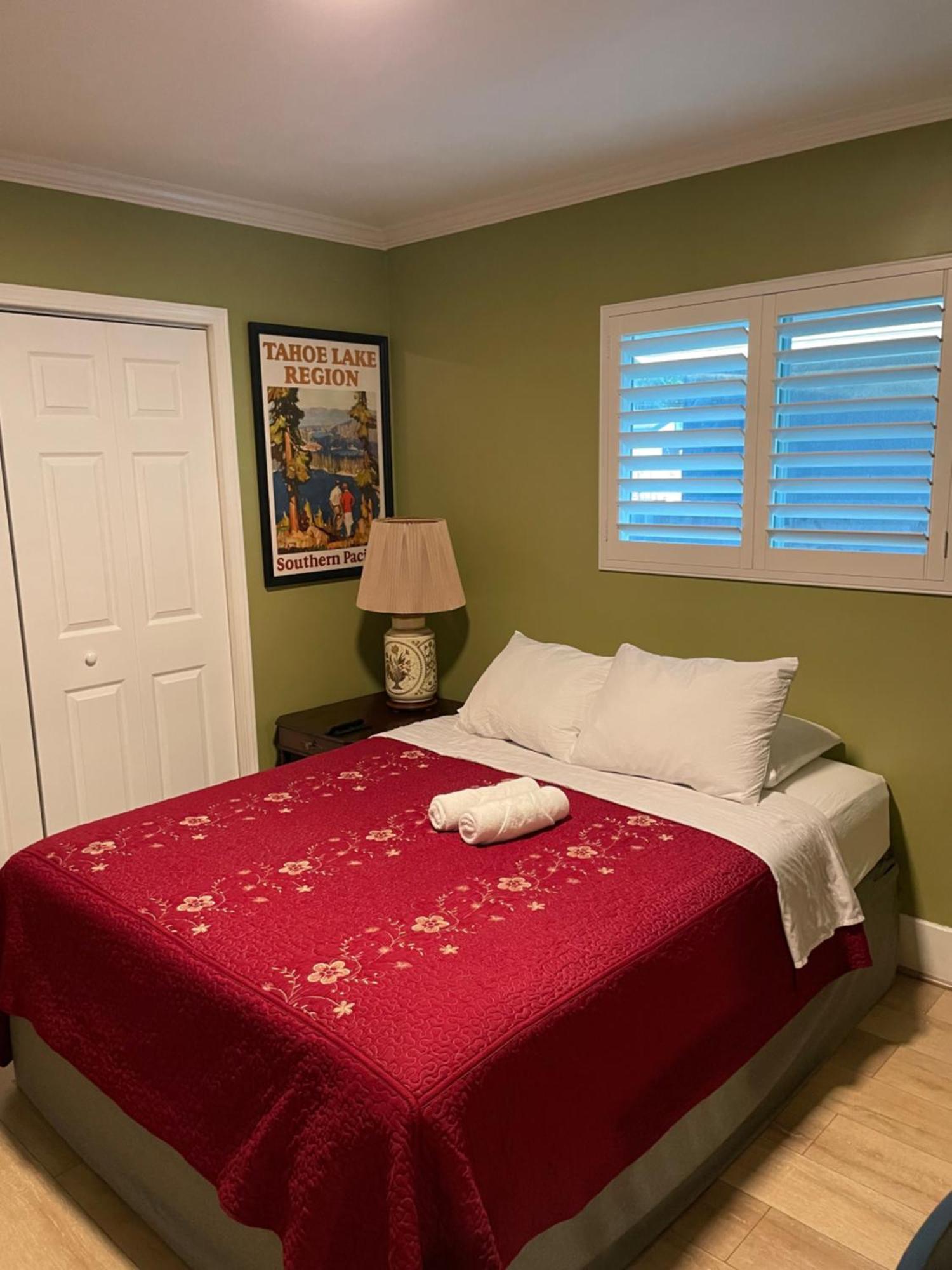 Private La Bedroom W Private Half-bathroom - Ac - Wifi - Private Fridge -smart Tv Los Ángeles
